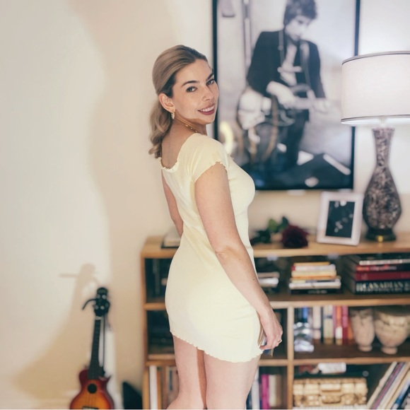 Cute Cotton Mini Dress in Pale Yellow - Picture 4 of 8